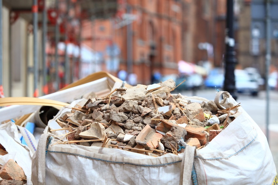 Byggavfall Foto VOY HIGH